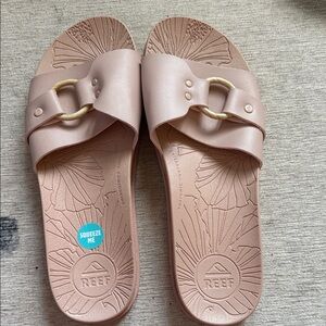 Reef Women’s Blush Slide Sandals with wood Ring Accent Brand new never worn.